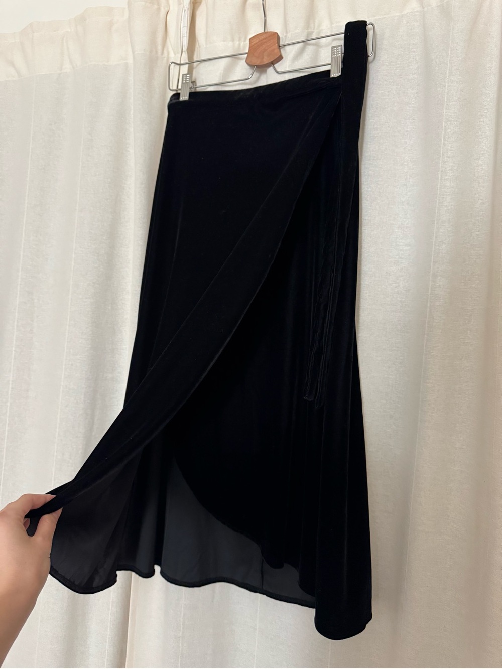 GAP Black Velvet Midi Wrap Skirt - Women